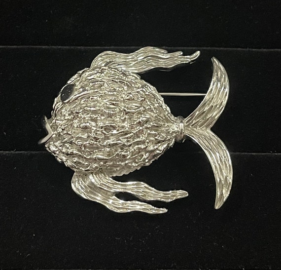 TRIFARI Crown Vintage Signed Silver Blowfish Broo… - image 1