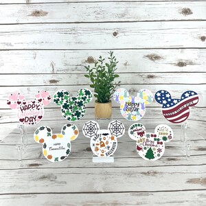 Disney Inspired Mickey Head Holiday Interchangeable Signs, Interchangeable signs, Holiday Mickey, Disney Decor, Mickey Decor