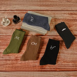 Groomsmen Socks Personalized, Groomsmen Proposal Gifts , Wedding Groomsmen Gift, Best Man proposal, Embroidered Groomsman Socks, Groom Socks