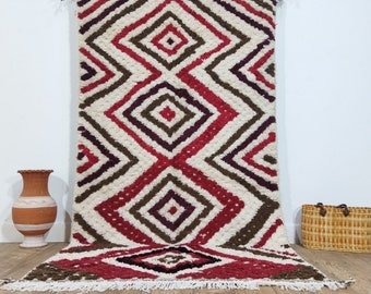Tapis rouge fait main, tapis en laine de style berbère du Maroc, tapis moderne
