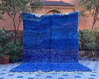 Tapis marocain bleu - élégance traditionnelle pour votre salon - beauté berbère personnalisée - art marocain artisanal