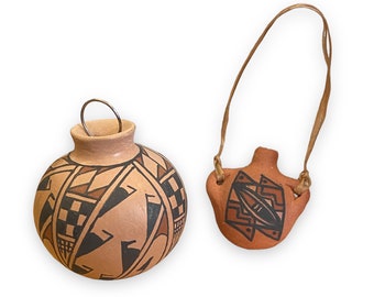 VINTAGE Pair Painted Clay HOPI Canteen & Ball ORNAMENTS