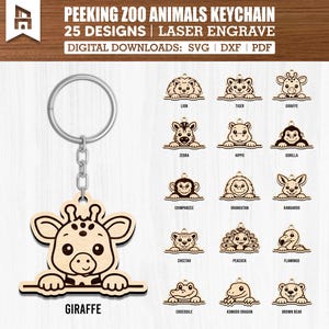 Könnte beinhalten: Holzschlüsselanhänger mit Giraffen-Design und silbernem Schlüsselring. Das Bild zeigt verschiedene lasergeschnittene Zoo-Tier-Schlüsselanhänger. Der Text auf dem Bild lautet "PEEKING ZOO ANIMALS KEYCHAIN" und "GIRAFFE".
