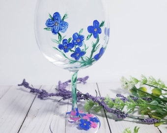 Hand painted wine glass, dinning room set, wine glass set, bridal party Tabel setting, spring flower glass set