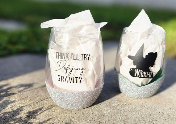 Wizard of Oz theme glass, wicked witch glass, Dorothy theme glass, follow brick road, Movie theme stemless glass