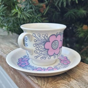 Arabia Violettacoffee cup and saucer  Esteri Tomula  Arabia Finland
