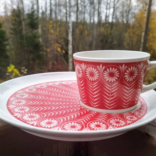 Arabia Riikinkukko coffee cup  and  saucer Esteri Tomula  Arabia Finland