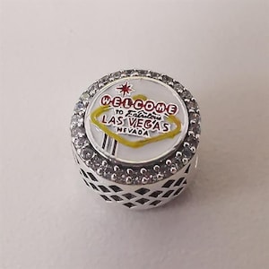 Charm Pandora de plata de ley "Bienvenido a Las Vegas" con cuentas.