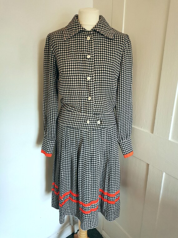 Early 1970s shirt dress - size 8 - genuine vintag… - image 2