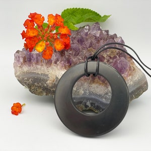 Shungite Pendant EMF Protector Necklace Empath Protection Jewelry Black Crystal for Negative Energy Healing Spiritual Gift for Men and Women
