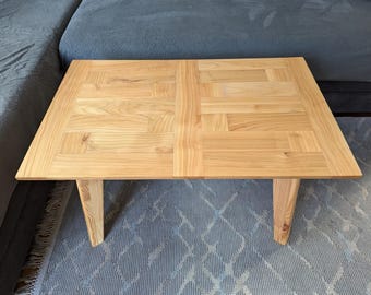 Merisier sauvage, table en bois dur de la boutique aClast. Fait main, imparfait, petit.