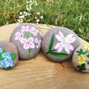 Painted Stones, Flower Painted Stones, Painted Rocks, Wild Flower Painted Stones, Summer Flower Painted Stones, Painted Flowers