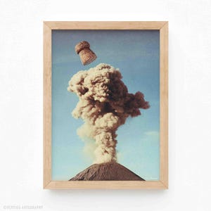 火山シャンパンポップ (アートプリント、シュールアート、壁装飾、コラージュアート、ドリンクコラージュ、アートプリント、バーカートアート、火山、キッチンウォールアート)