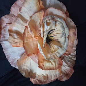 Lampadario, fiore, grande fiore, lampada di carta, lampada a sospensione, lampada a fiore, plafoniera. decorazione con fiori di papavero.
