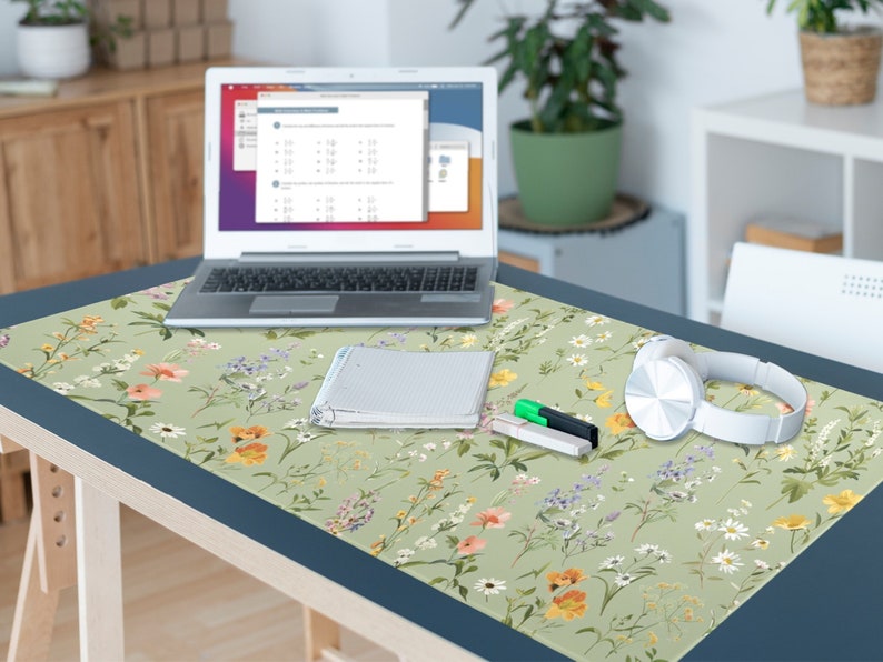 green desk mat