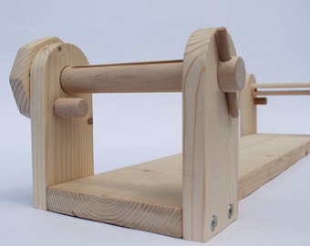 Loom for weaving cards