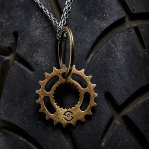 Gear Biker key ring, Oxidized Metal Motorcycle jewelry, Custom Moto key Chain connect, Men&#39;s Old school jewelry, Unique cafe racer fashion