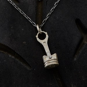 Pendentif piston en argent - Bijoux faits main en argent sterling 925 - Collier de 60 cm en argent 925 gratuit