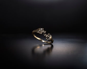 Tiny Skulls Women Ring - 925 sterling silver skulls - presents for girlfriend - gothic jewelry, ring gift for her - great birthday present