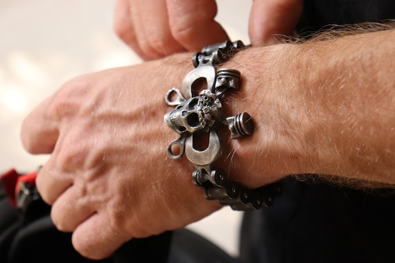 Biker skull bracelet best sale