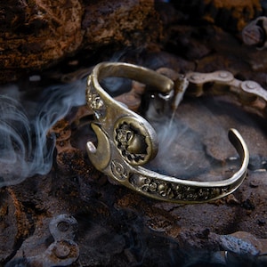Skulls Wrench Bracelet - Handmade spanner - Oxidized Metal bracelet - biker boyfriend bracelet - Motorcycle jewelry - motorcycle bracelet