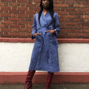 vintage polka dot robe\dress\long jacket \dressing gown unisex size 10 uk, 38 eu cotton \satin perfect condition