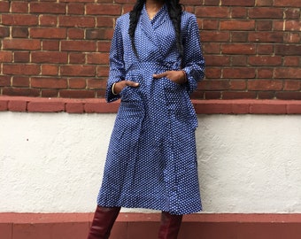 vintage polka dot robe\dress\long jacket \dressing gown unisex size 10 uk, 38 eu cotton \satin perfect condition