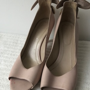 vintage designer Sonia Rykiel kitten heels , size 7uk\40eu pale pink with a lovely bow in the back
