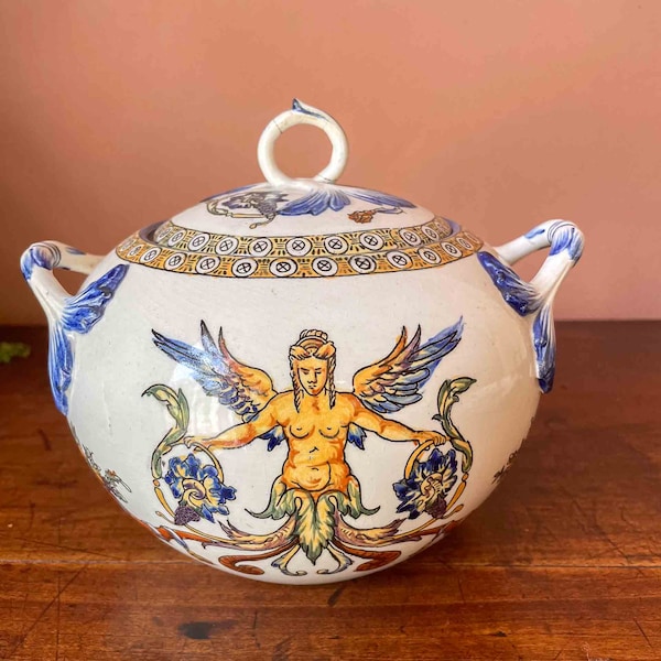 Antique Gien Renaissance Fond Blanc sugar bowl, 19th century faience, hand-painted, 16th c. Italian reproductions | 1871 - 1875 France