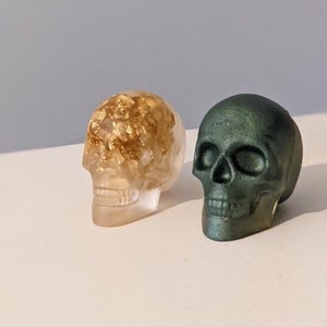 Resin skull ornament/statue