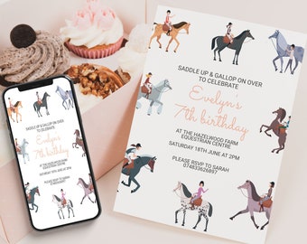 Könnte beinhalten: Eine rosafarbene und weiße Geburtstagseinladung mit Pferdethema. Die Einladung lautet "Saddle Up & Gallop On Over To Celebrate Evelyn's 7th Birthday" und enthält Datum, Uhrzeit und Ort der Party.