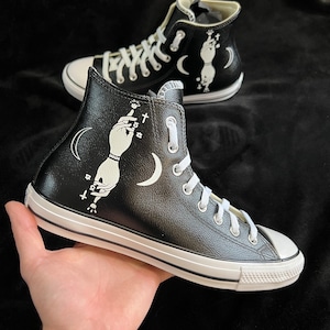 Motley store crue converse