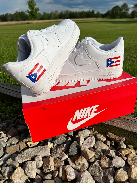 シューズ Nike Air Force 1 \"Puerto Rico\" 26.5 Air Force 1 Puerto Rican Day 'White and Sky Blue' (DQ9200