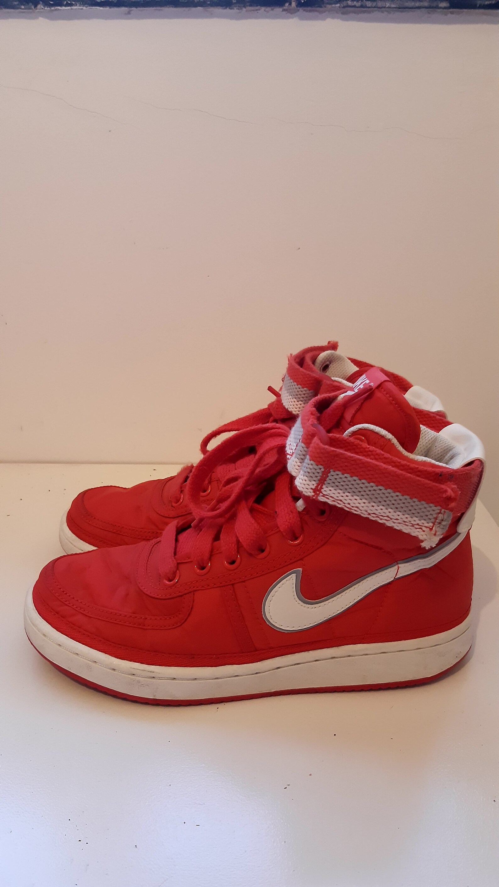 nike high tops with velcro