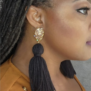 Black and Gold Tassel Earrings, New Orleans Saints Inspired Earrings, Who Dat Inspired, Yarn Earrings, Tassle Earrings, Dangle Earring
