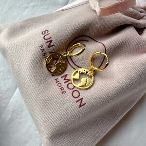 Weltkarte baumeln Ohrringe, Gold zierliche Ohrringe, Reise Erde Karte Schmuck, Reise niedliche Boho Ohrringe, Reise-Liebhaber-Geschenk, beste Freundin Geschenk
