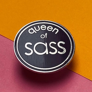 Pin de esmalte de la reina del descaro / insignia descarada para amiga descarada / regalo de hija / regalo de cumpleaños para sobrina descarada / regalo de la reina del descaro
