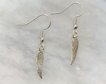 Pendientes de ala de ángel de plata simple
