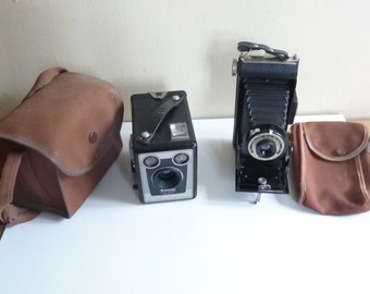 2 Vintage Kodak Brownie six-20 cameras 1 Folding 1937-1940 and a Box six-20  1950's