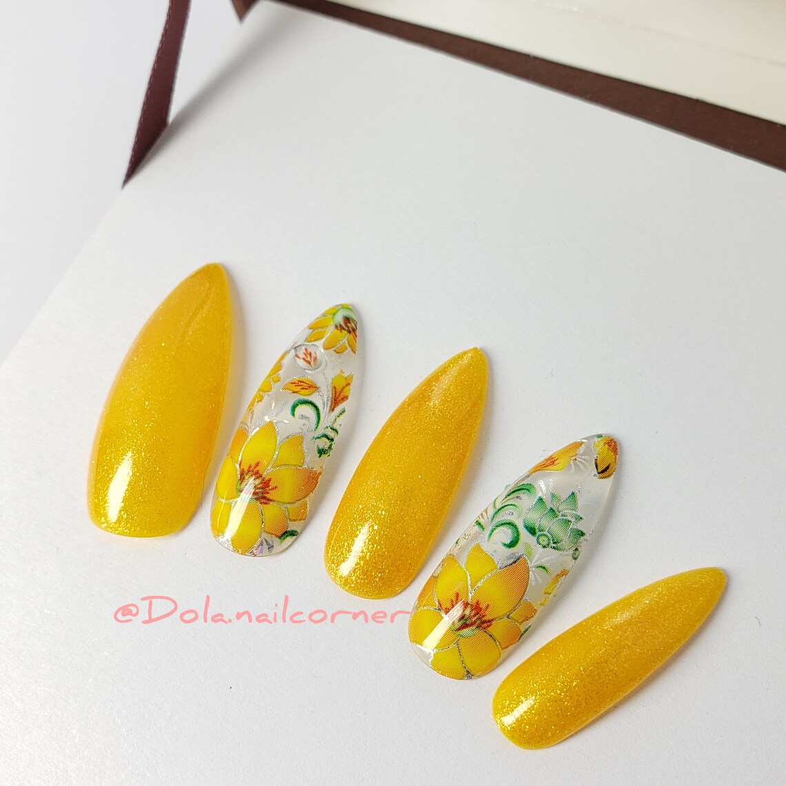 Garden in Yellow Set 10 Nails Luxury Press on Nails | Etsy
