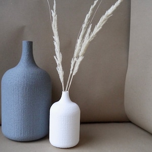 ANY COLOUR Texture Bottle Vase for Dried Flowers - Plant based plastic - 3D Printed - Homeware - New Home - Eco Friendly - Narrow Top -Curve