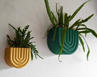 ANY COLOUR Wall Mounted Plant Pot - Curved - Plant based - 3D Printed - Homeware - New Home - Eco Friendly - Home Office  - Shiny - Modern