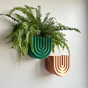 ANY COLOUR Wall Mounted Plant Pot - Curved - Plant based - 3D Printed - Homeware - New Home - Eco Friendly - Home Office  - Shiny - Modern