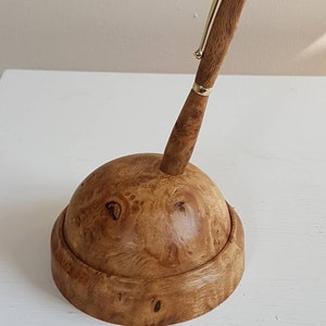 Hand gedraaid houten pen en pensteun