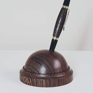 Hand gedraaid houten pen en pensteun