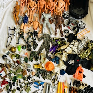 Huge Vintage GiJo Mac Toy Max Steel Action Figure Lot “12 With Accessories!