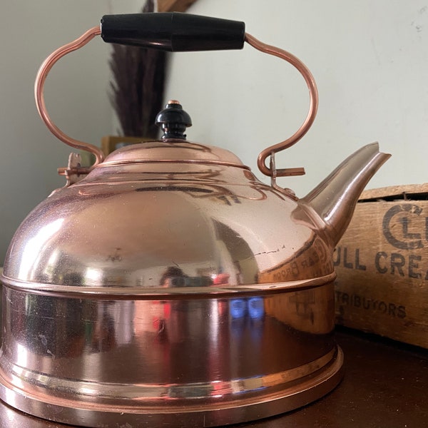 Bright and Lightweight Copper Kettle