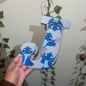 Personalisierte Disney Charakter handgemalte Holzbuchstaben Jungen und Mädchen Namen Wanddekor