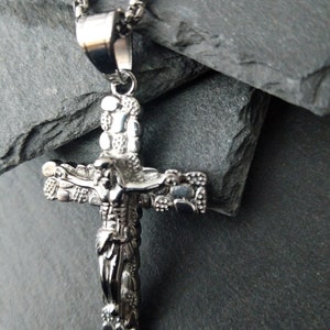 Collana Con Crocifisso In Acciaio Inossidabile Uomo Donna - Ciondolo Croce Semplice, Finitura Argento Vintage, Catena 51 Cm, Ipoallergenico, Impermeabile - 3