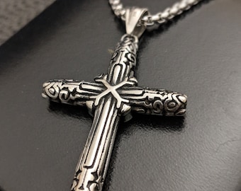 Collier croix médiévale en acier inoxydable pour homme collier pendentif déclaration collier nordique Viking, cadeau de Noël pour lui